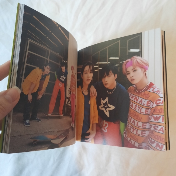 MCND - The Earth: Secret Mission Chapter 2 - 4th Mini Album - Picture 10 of 12